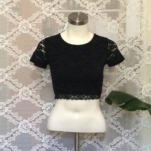 Forever 21 Women's Floral Black Crop Top Size S